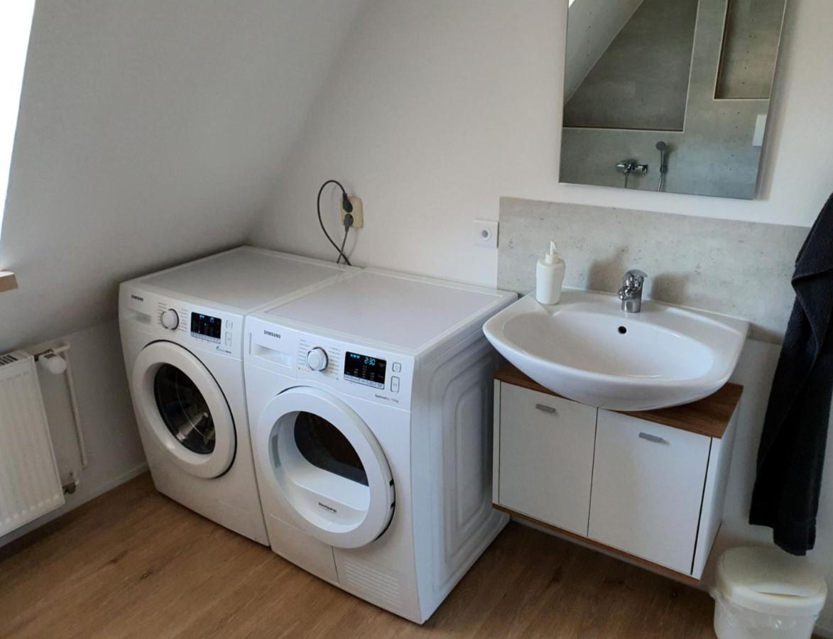 Gemuetliche Dachwohnung Mit Kleiner Oder Grosser Dachterrasse Nebeneinander Wolmirstedt Eksteriør billede