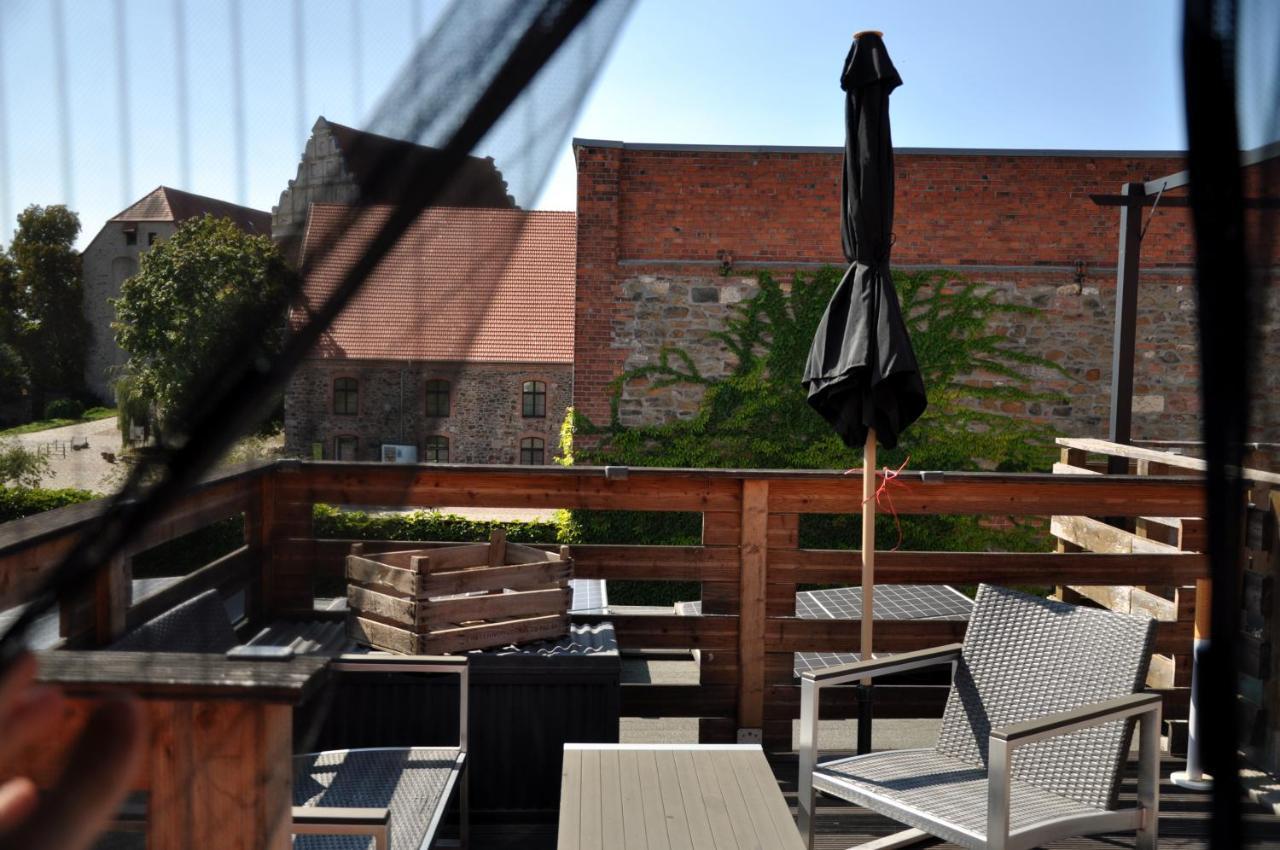 Gemuetliche Dachwohnung Mit Kleiner Oder Grosser Dachterrasse Nebeneinander Wolmirstedt Eksteriør billede